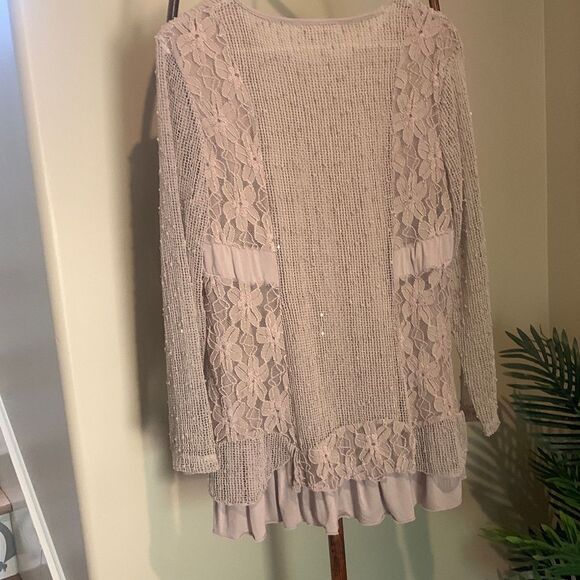 Crocheted Khaki Lace Overlay Top - Picture 5 of 6
